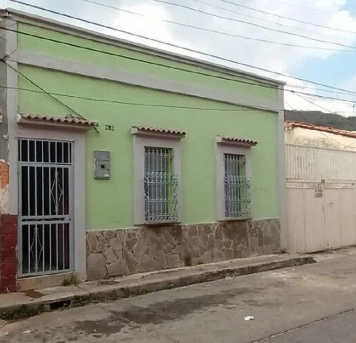 Casa en Venta en Centro de Valencia, Sector La Pastora — 4 hab 600m² — USD 48,000