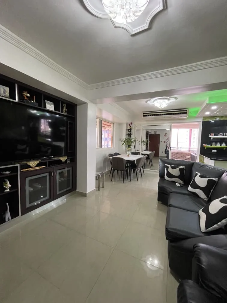 Apartamento en Venta en Urb. Prebo — 3 hab 204m² — USD 120,000