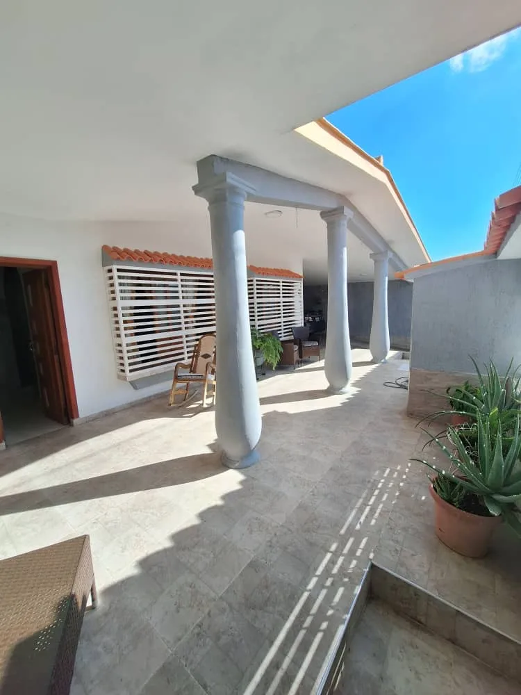Casa en Venta en Urb Morro 2 San Diego — 7 hab 460m² — USD 110,000