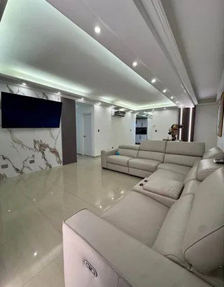 Apartamento en Residencias Titanium Suites, Urb Trigal Norte