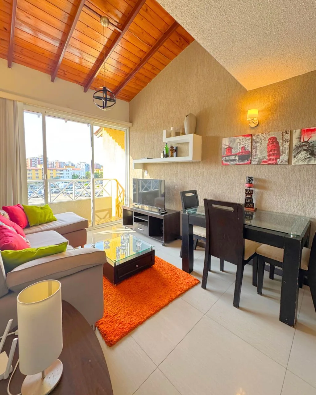 Penthouse en Venta en Lechería, Anzoátegui — 2 hab 70m² — USD 155,000