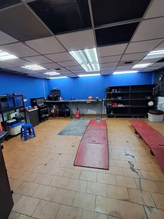 Local en Av. Cedeño, Torre Empresarial