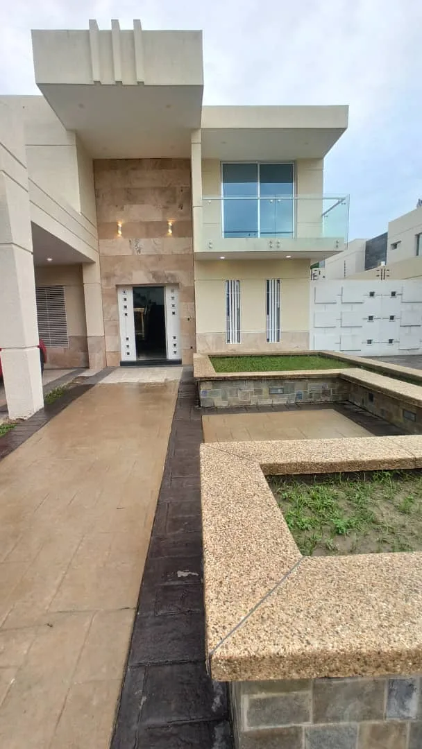 Casa en Venta en Las Morochas, San Diego — 6 hab 1100m² — USD 330,000