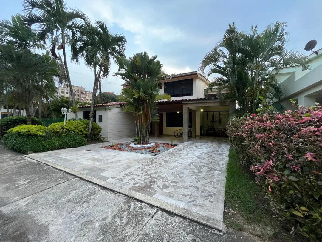 Casa en Venta en Piedras Pintadas, Trigal Norte 586m² — USD 280,000
