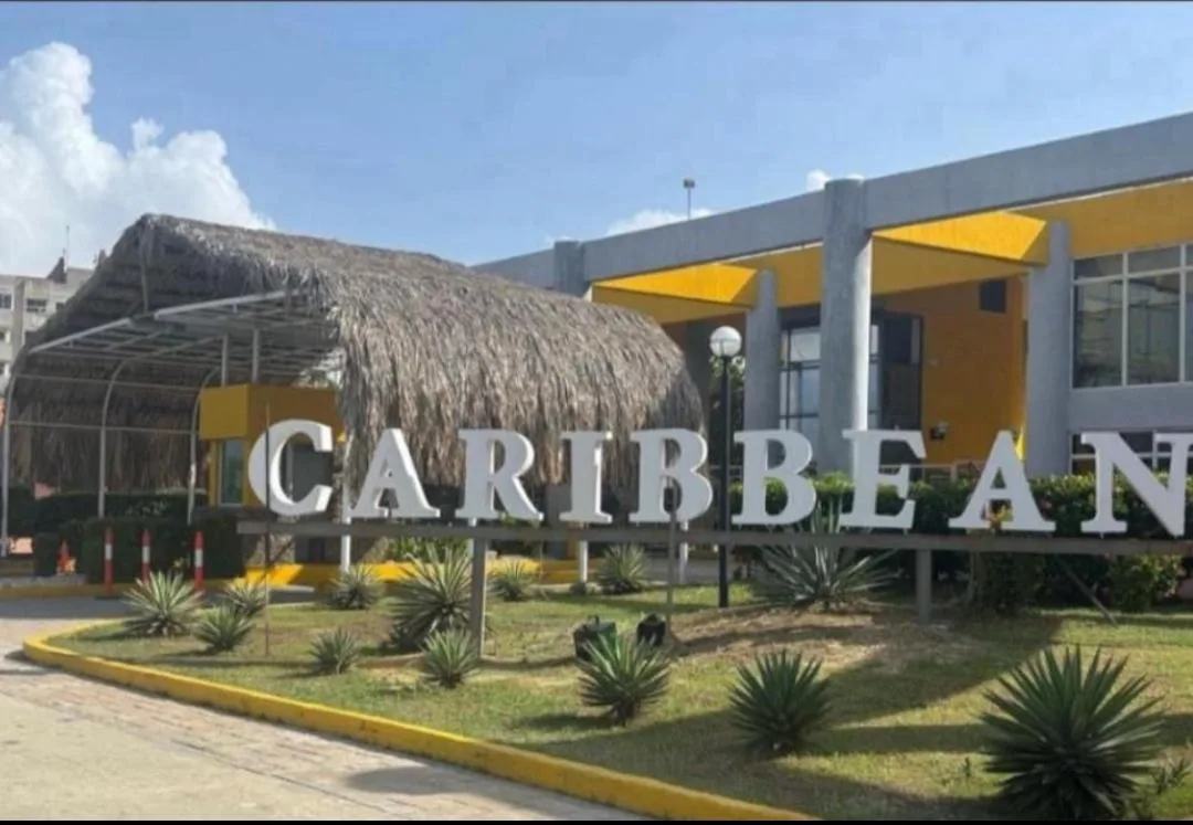 Townhouse en Venta en Conjunto Residencial Caribbean Suites, Tucacas — 4 hab 180m² — USD 110,000