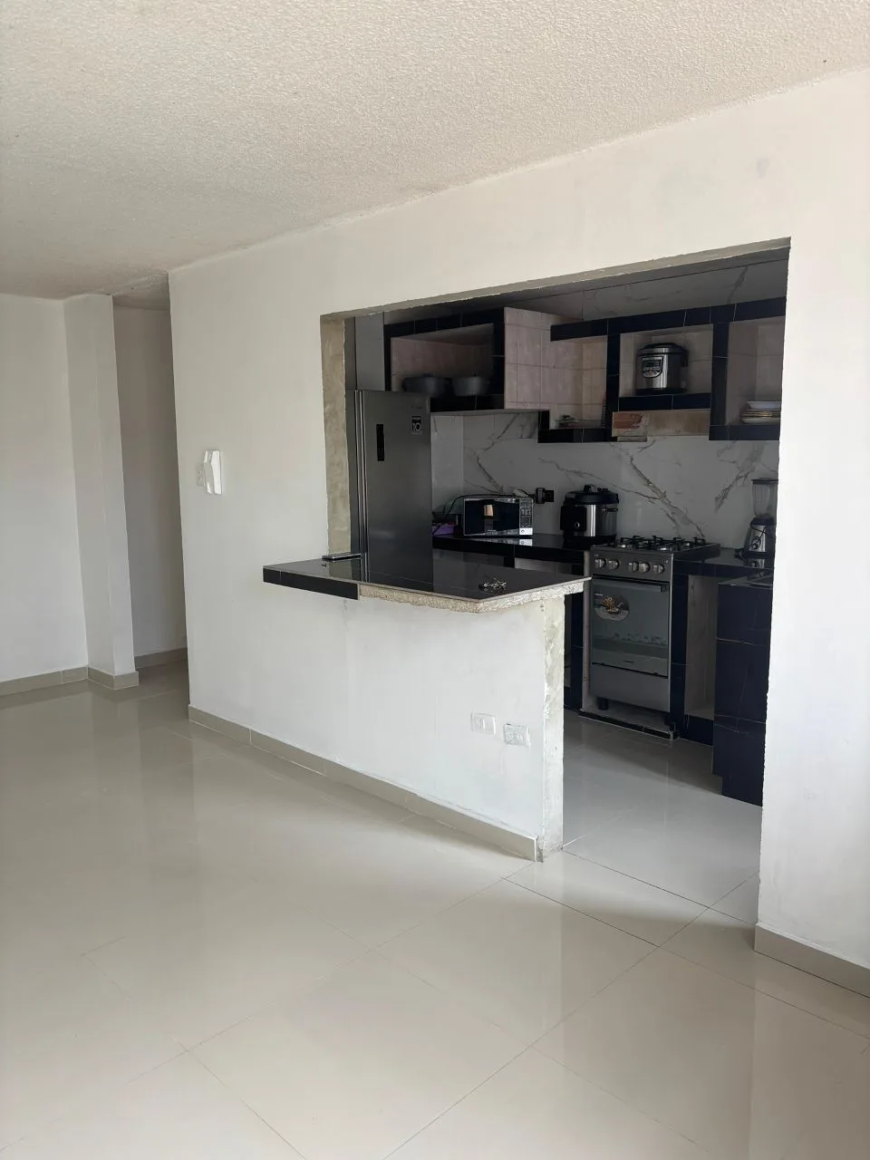 Apartamento en Venta en Ciudad Parque La Pradera, Vía San Joaquín. Av principal de la urbanización Araguaney — 3 hab — USD 35,000