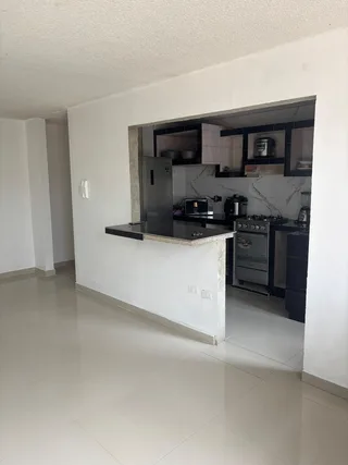 Apartamento en Ciudad Parque La Pradera, Vía San Joaquín. Av principal de la urbanización Araguaney