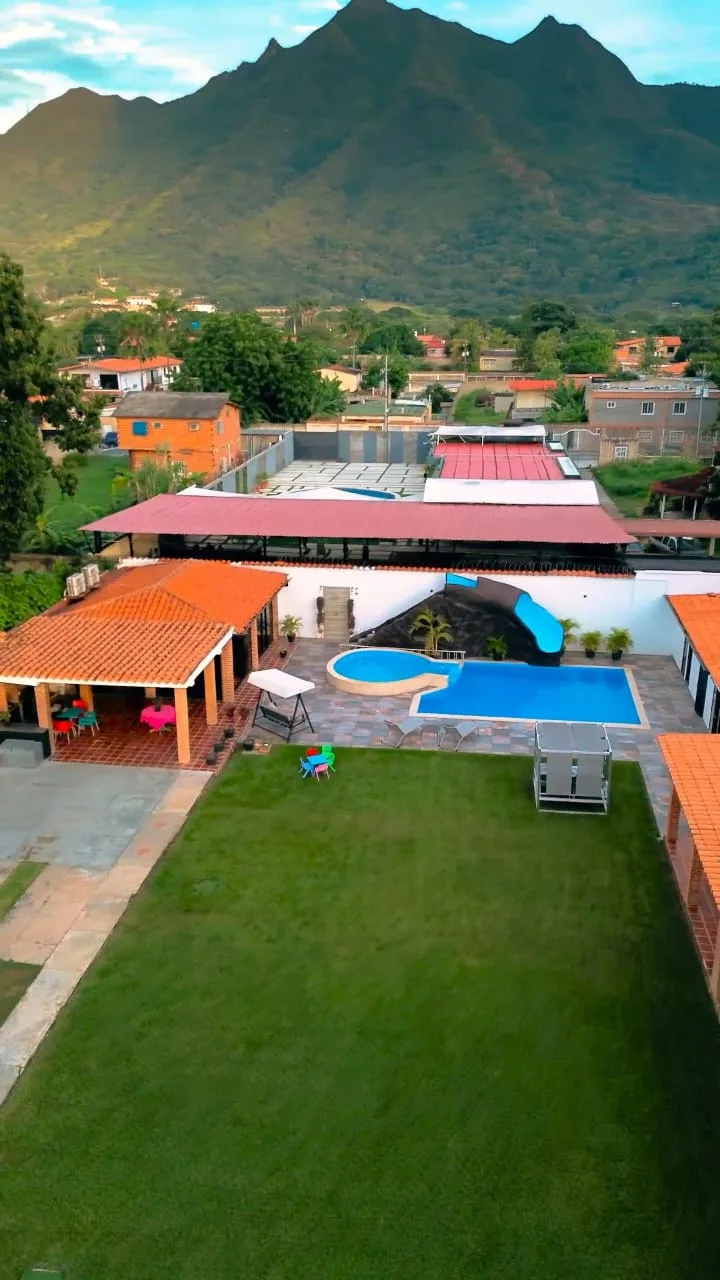 Casa en Venta en Las Morochas IV, San Diego - Carabobo — 3 hab 1269m² — USD 160,000