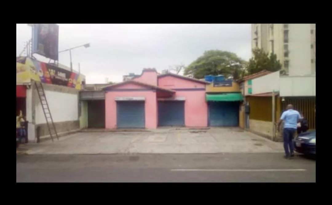 Terreno en Venta en Avenida 19 de Abril, Frente a la Casa de la Cultura/Maracay 350m² — USD 105,000