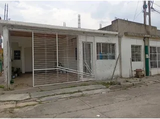 Casa en Urb Araguaney, Flor Amarillo