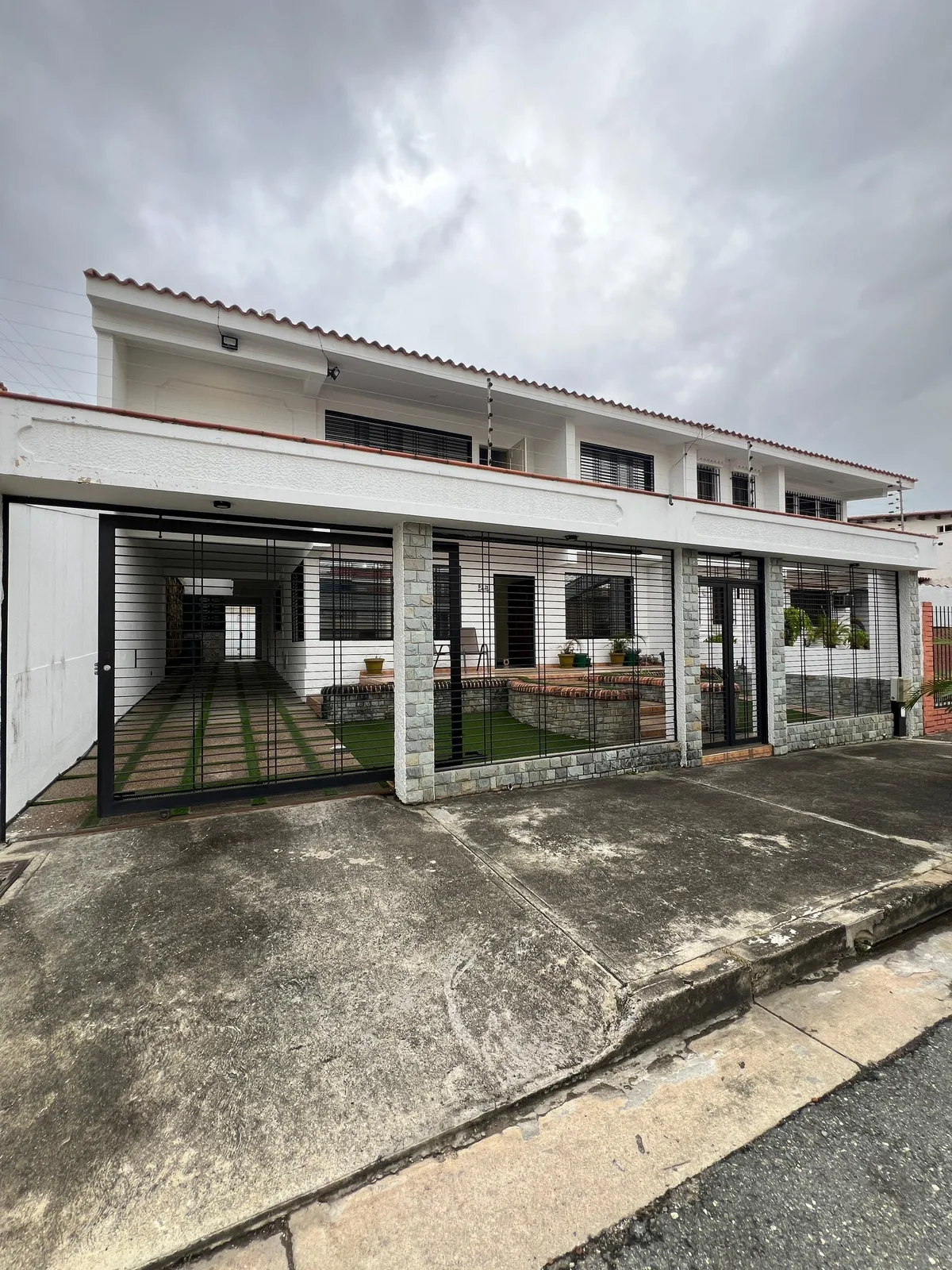 Casa en Venta en Trigal centro Valencia - edo Carabobo — 6 hab 350m² — USD 230,000