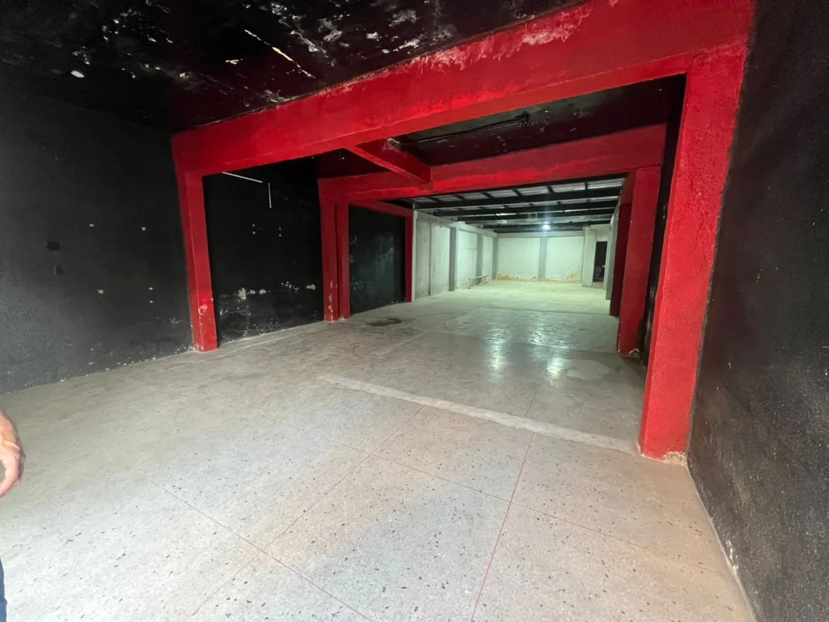 Local en Venta en PLENA AVENIDA BOLÍVAR 167m² — USD 250,000