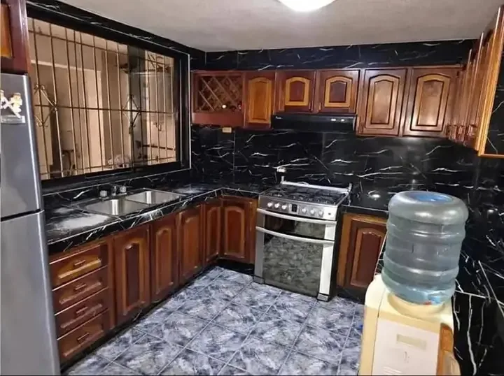 Casa en Venta en la Esmeralda — 4 hab 146m² — USD 68,000