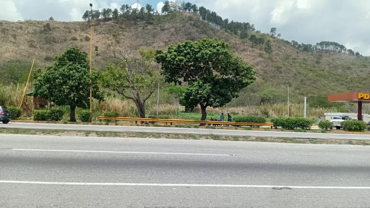 Terreno en Venta en Autopista Valencia - Puerto Cabello, Sector Bárbula, Naguanagua 8539m² — USD 369,995