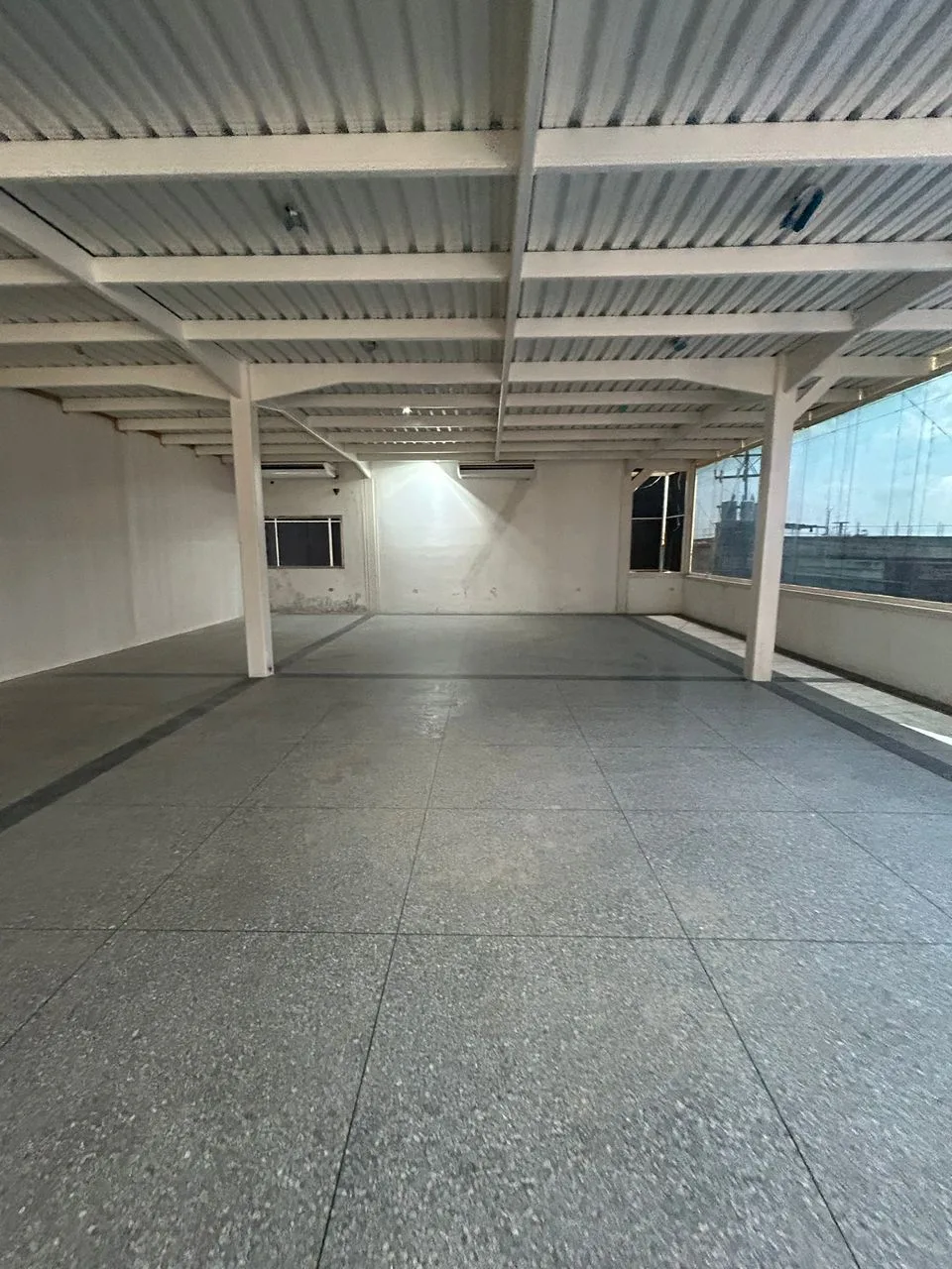 Local en Alquiler en Tocuyito, C.C. La Orquidea (Balys) 240m² — USD 950