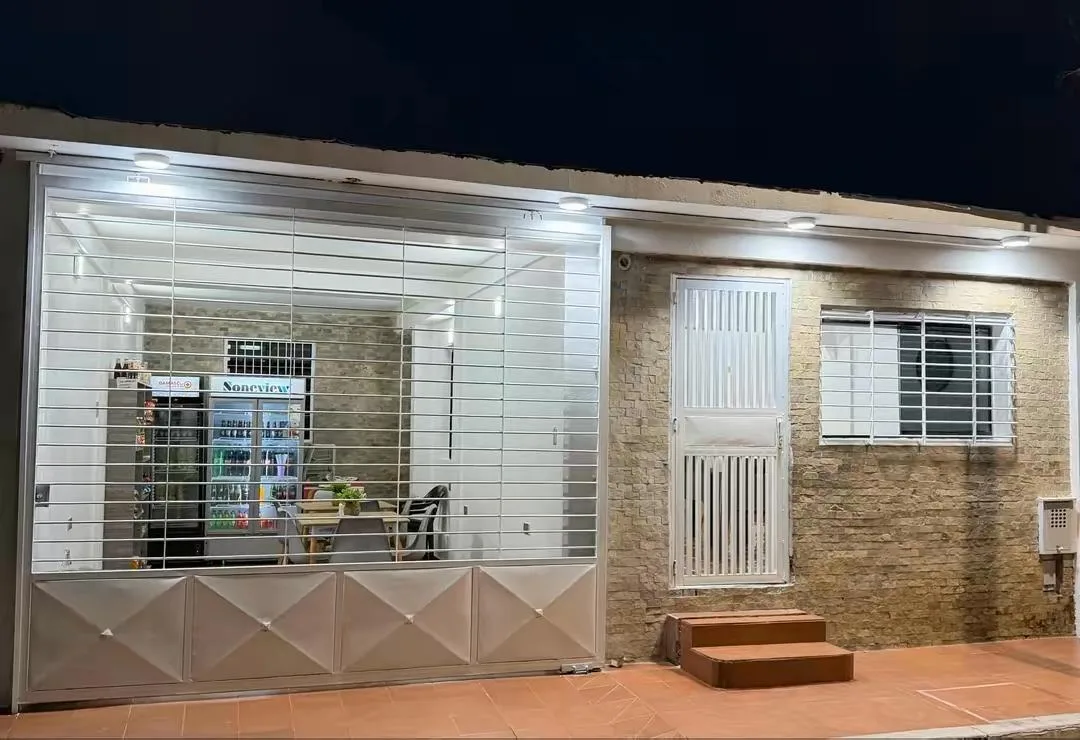 Casa en Venta en Los guayos paraparal, Conjunto Bonaventural — 3 hab — USD 39,000