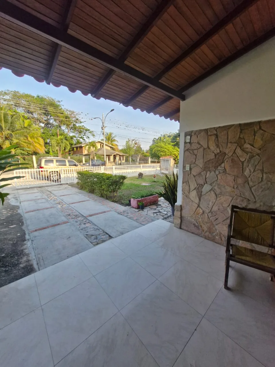 Casa en Venta en San Joaquin sector la Castellana — 5 hab 806m² — USD 65,000