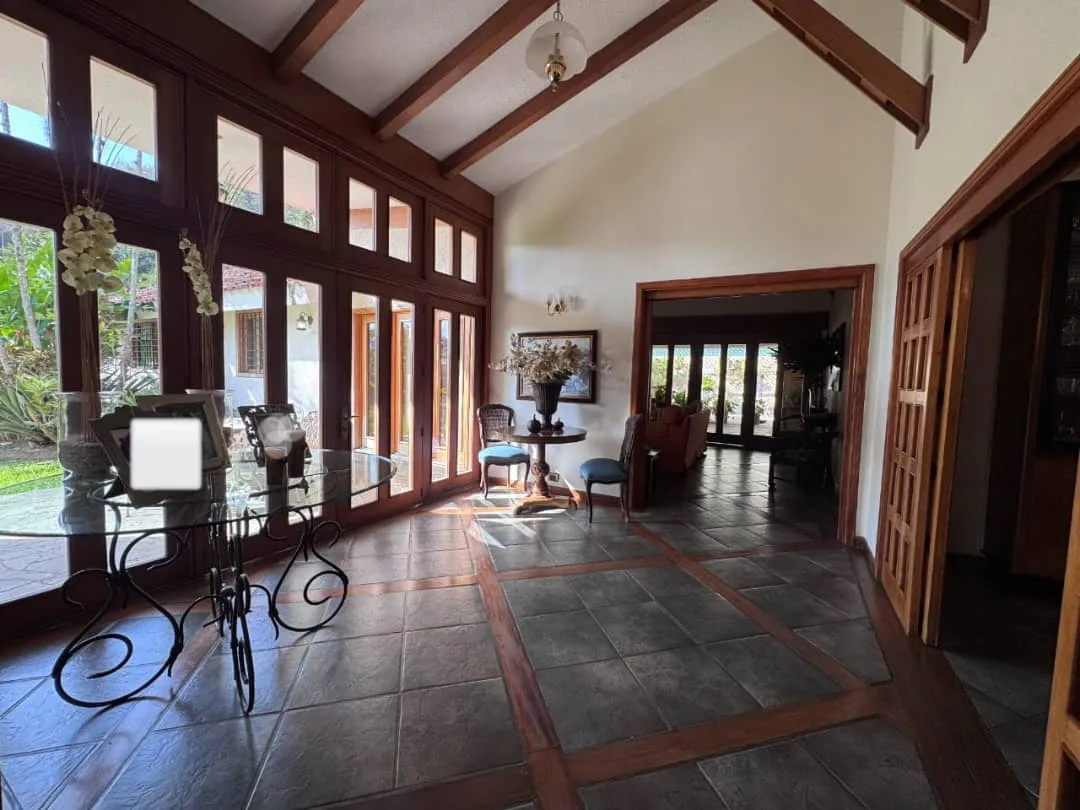 Casa en Venta en null — 4 hab 595m² — USD 575,000