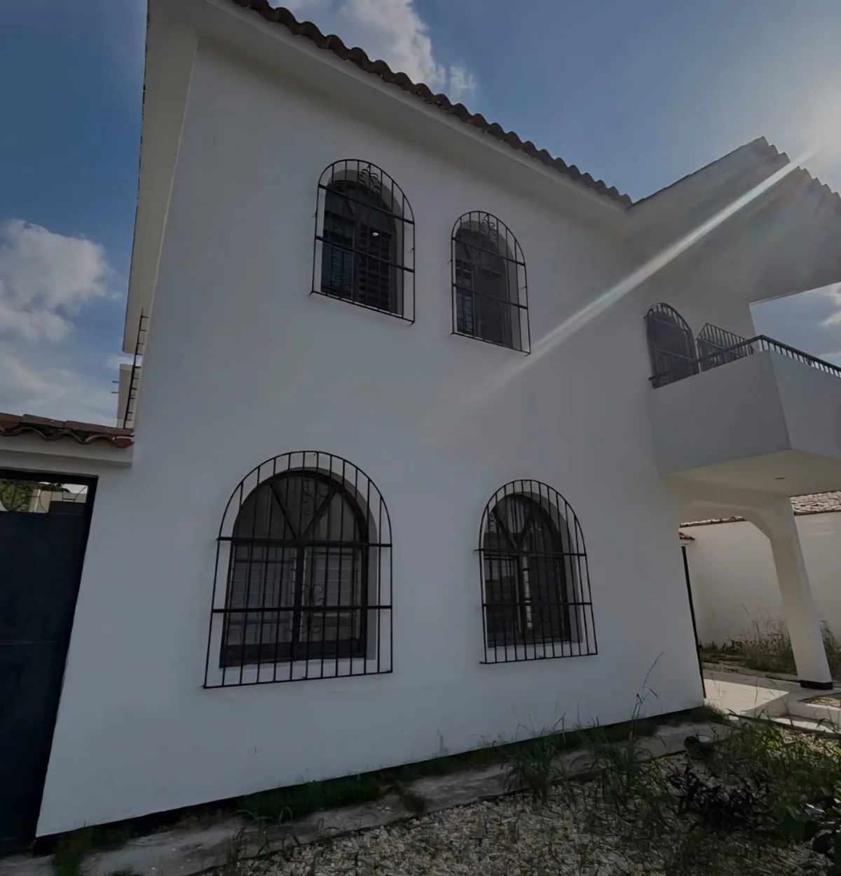 Casa en Alquiler en Trigal Norte, Valencia — 5 hab 417m² — USD 1,800