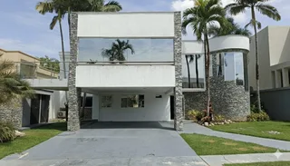 Casa en Guataparo, Villas de Laguna Club