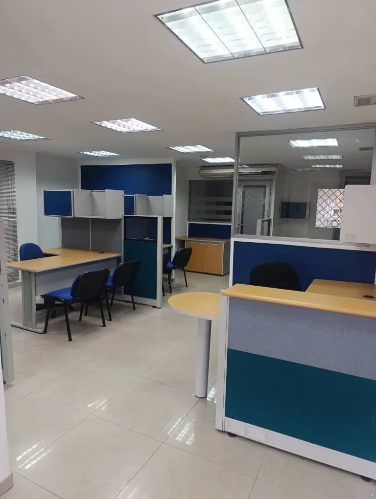 Oficina en Alquiler en CARIBEAN PLAZA 66m² — USD 350