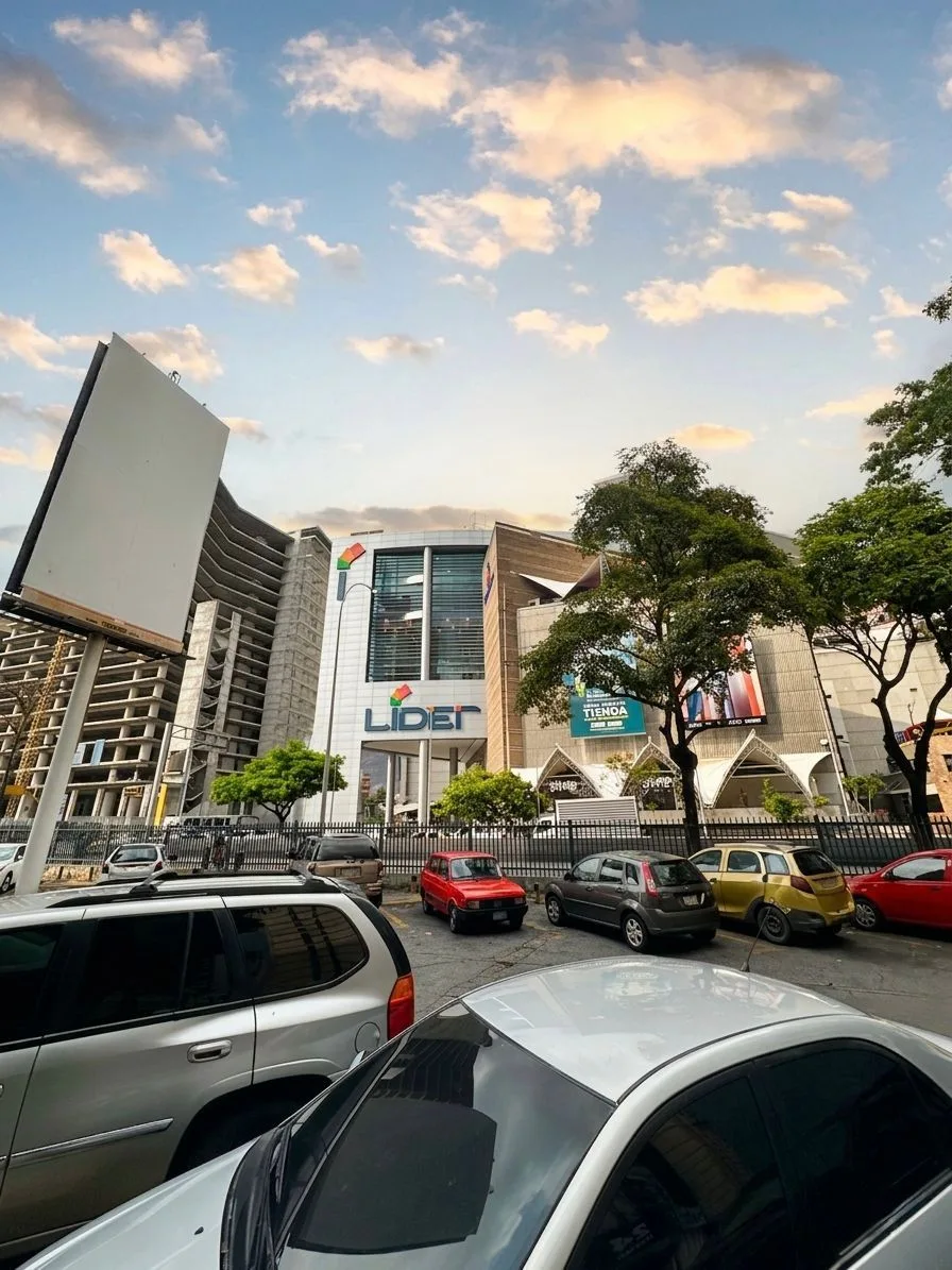 Apartamento en Alquiler en La California, frente al C.C.Lider — 1 hab — USD 600