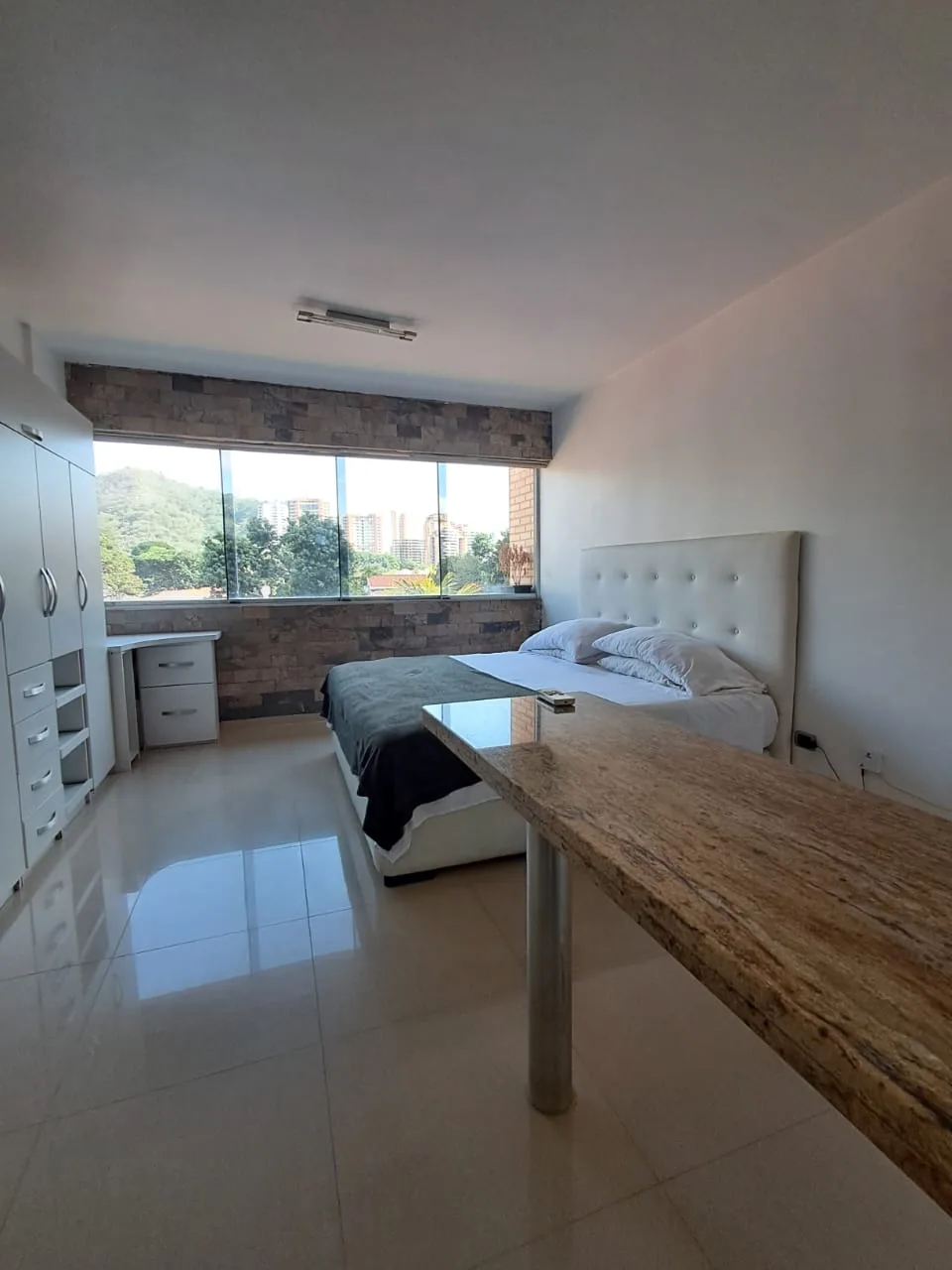 Apartamento en Venta en Residencia Isla Larga, Urb. La Trigaleña — 1 hab 37m² — USD 75,000