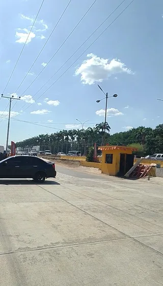 Local en Autopista Sur (Troncal 05), Sector Los Caobos, adyacente a la estación de servicio El Prado