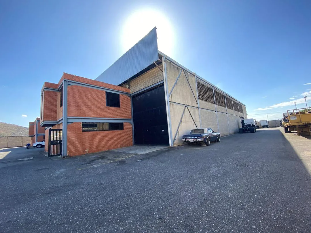 Galpón en Alquiler en Carretera Nacional Guacara - Los Guayos, Sector Callejón Mozanga 792m² — USD 3,000