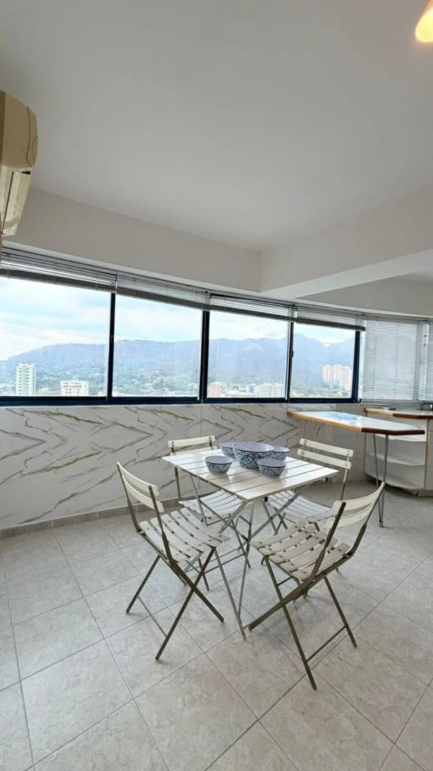 Apartamento en Alquiler en Urb. Los mangos, res. Minotauro — 1 hab — USD 320