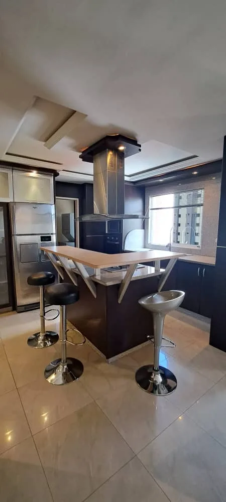 Apartamento en Venta en Urb la soledad las delicias Maracay — 3 hab 180m² — USD 295,000