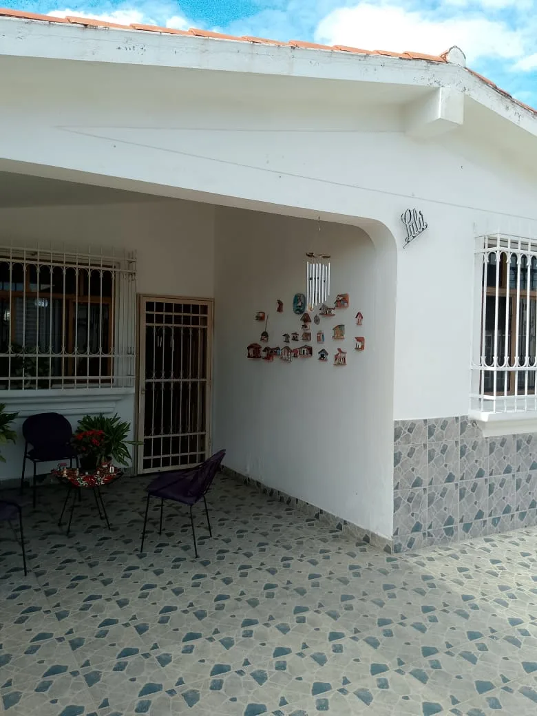 Casa en Venta en URB. CIUDAD ALIANZA AVENIDA PRINCIPAL GUACARA — 3 hab 317m² — USD 85,000