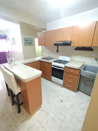 Apartamento en Colinas de Girardot Naguanagua, Conjunto Residencial Colinas de los Samanes