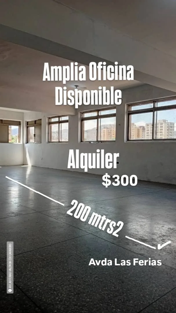 Oficina en Alquiler en Av. Las Ferias 200m² — USD 300