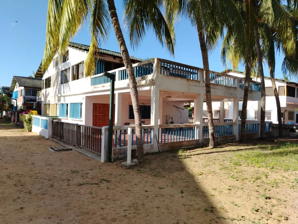 Casa en Venta en San Juan de los Cayos, Chichiriviche, Estado Falcón — 4 hab — USD 35,000