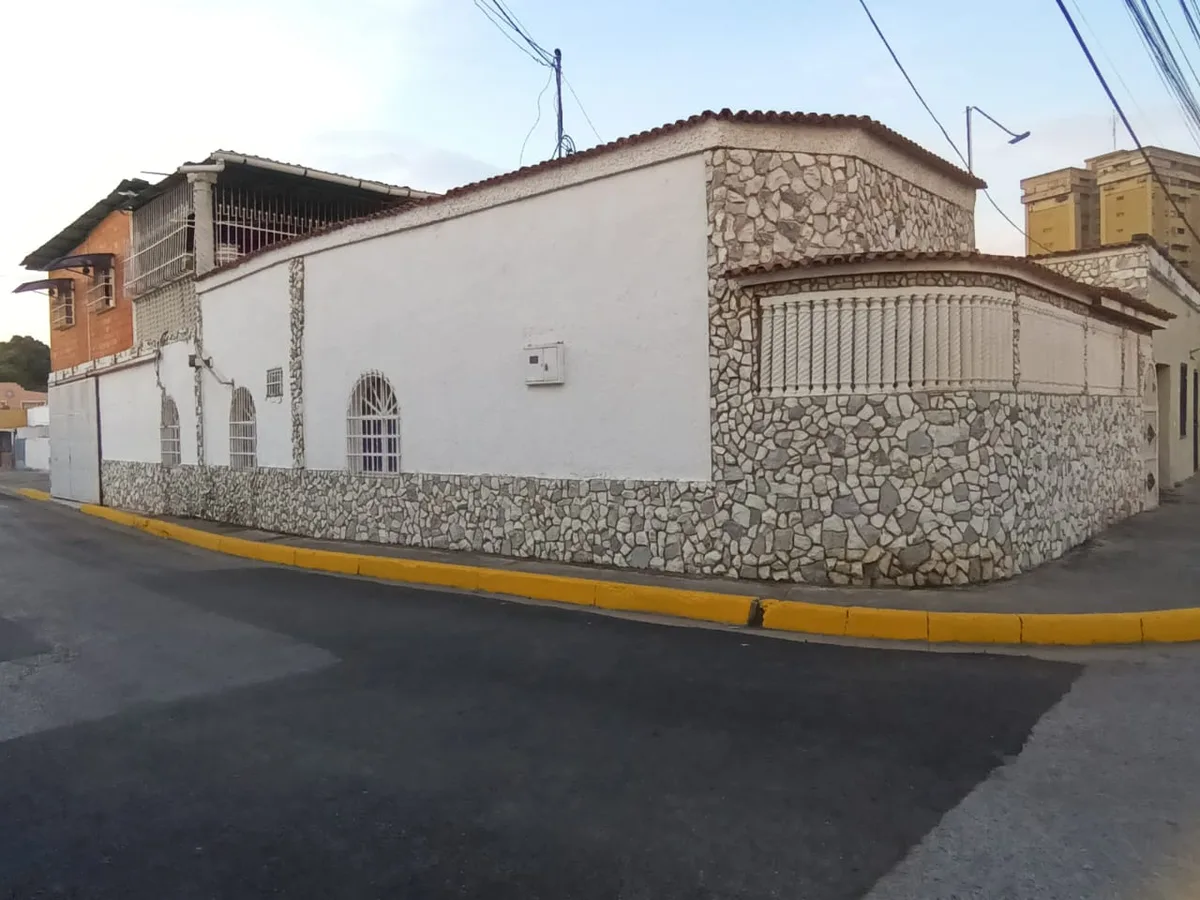 Casa en Venta en Barrio Bolivar Norte de Maracay, Estado Aragua — 3 hab — USD 45,000