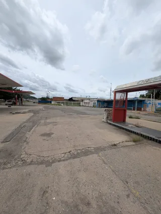 Terreno en Toda La Autopista del Sur - Al Lado de los Antiguos Galpones de la Polar