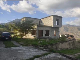 Casa en Urbanización La Entrada I, Sector Altamira, Conjunto Residencial Rústicos El Mirador