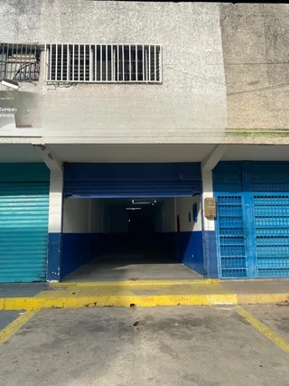 Local en Av. Branger en la urbanización San Blas