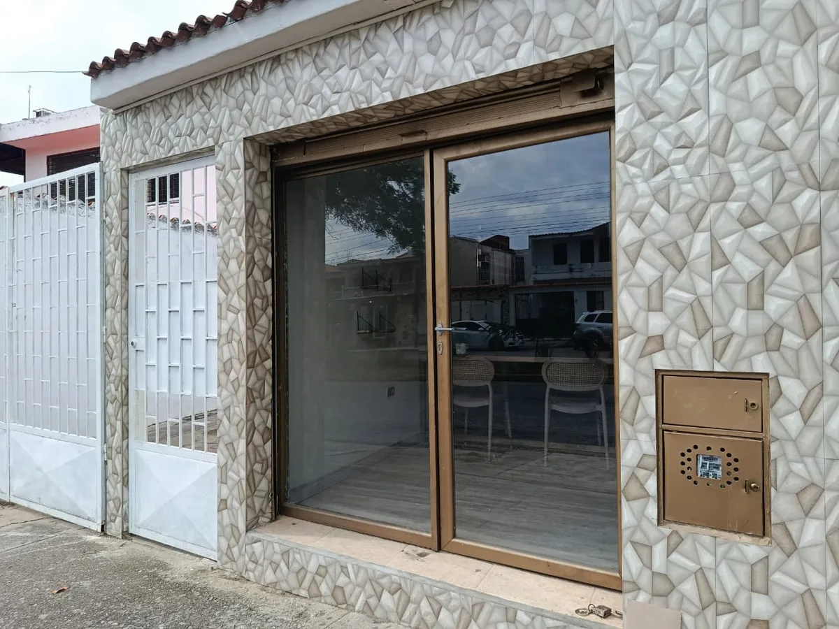 Local en Alquiler en Parque Res La Esmeralda, San Diego Estado Carabobo 24m² — USD 350
