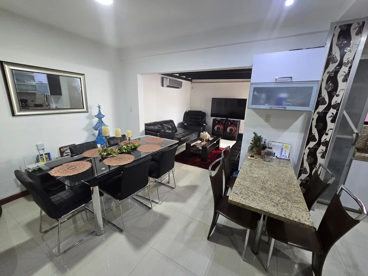 Townhouse en Venta en Trigal Mañongo — 4 hab — USD 150,000