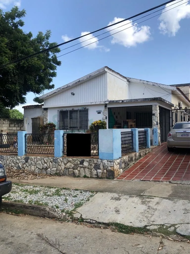 Casa en Venta en Urbanización Los Colorados — 7 hab 432m² — USD 85,000