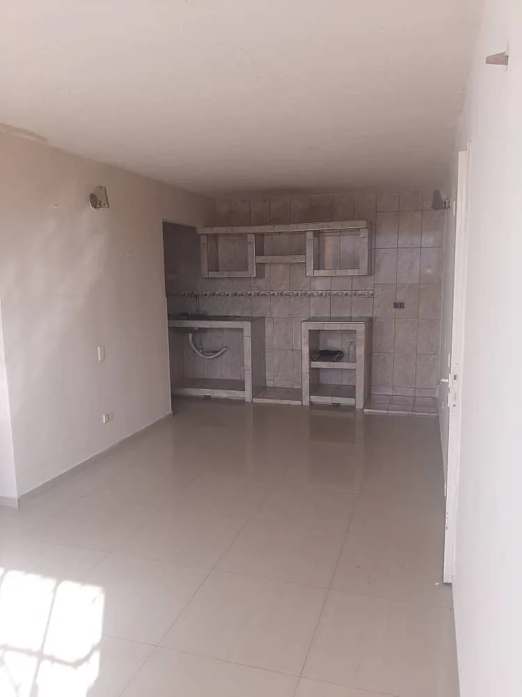 Apartamento en Alquiler en urbanización lechzozal 2 en cagua — 3 hab — USD 180