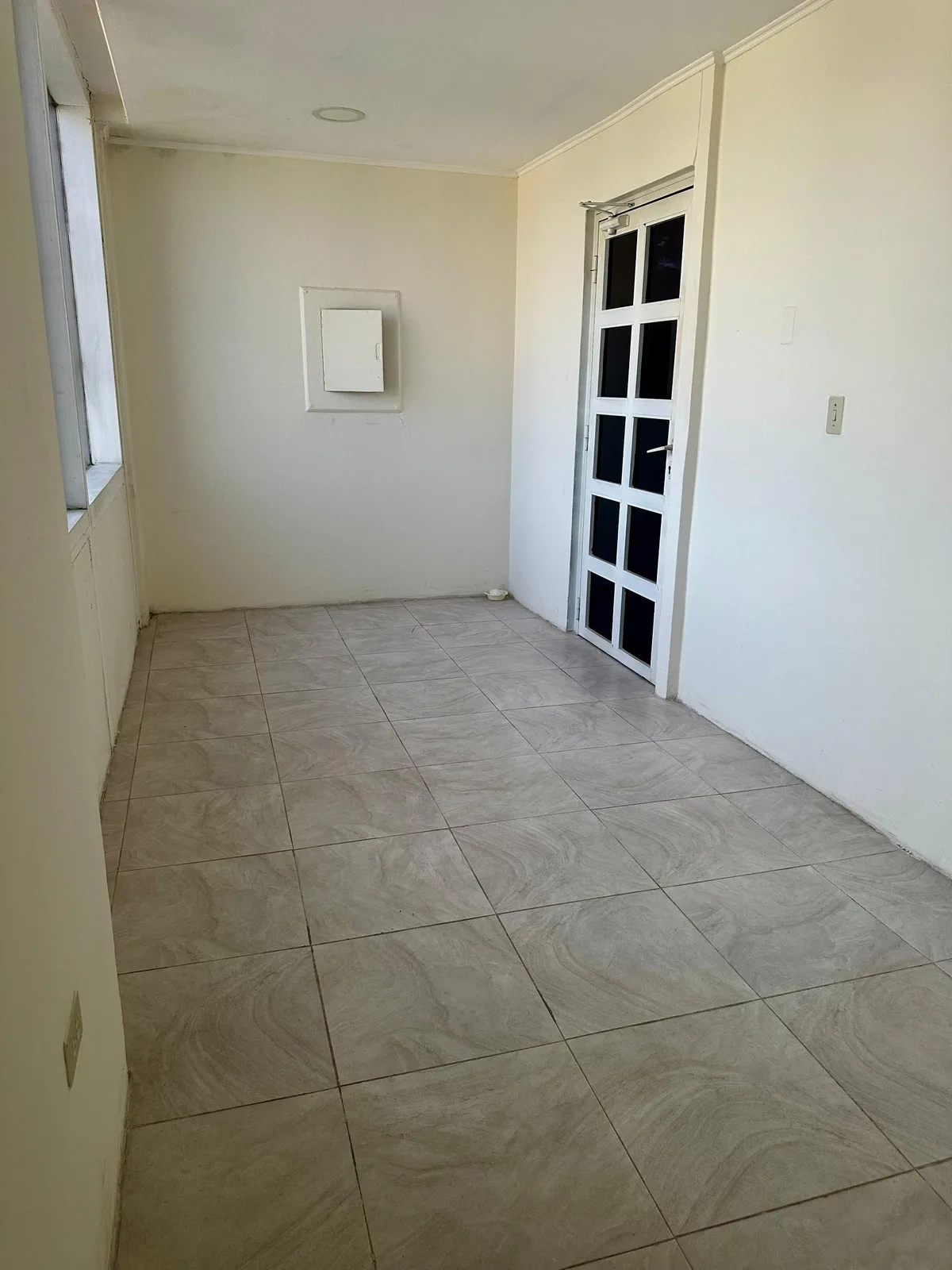 Oficina en Venta en Centro Comercial y Profesional Camoruco- Avenida Bolivar 94m² — USD 44,000