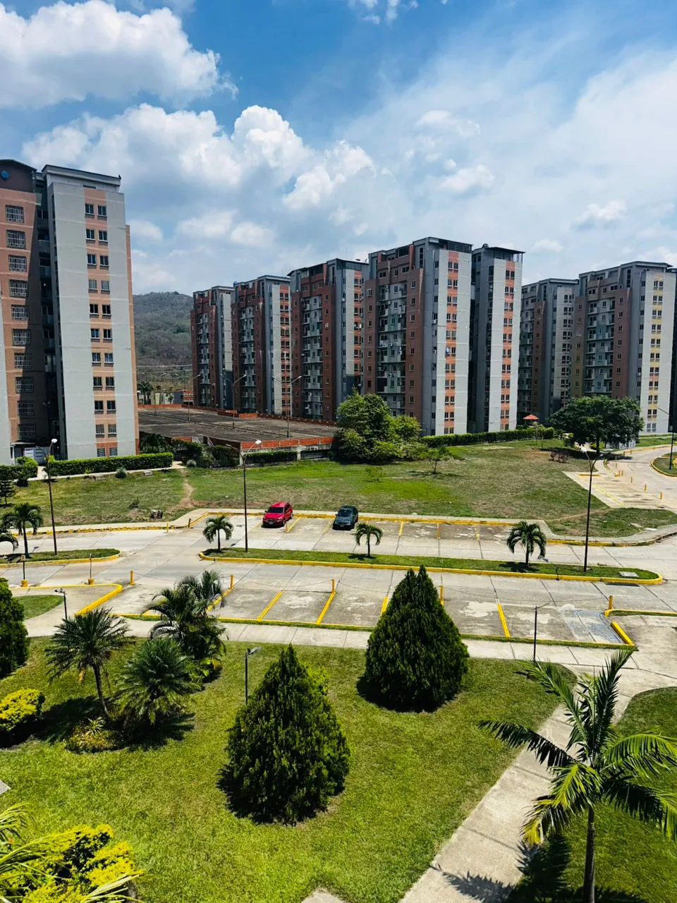 Apartamento en Alquiler en Res.Montemayor — 3 hab — USD 360