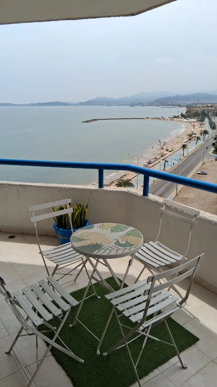 Apartamento en Alquiler en Res. Mar de Leva Lechería — 4 hab — Precio a consultar