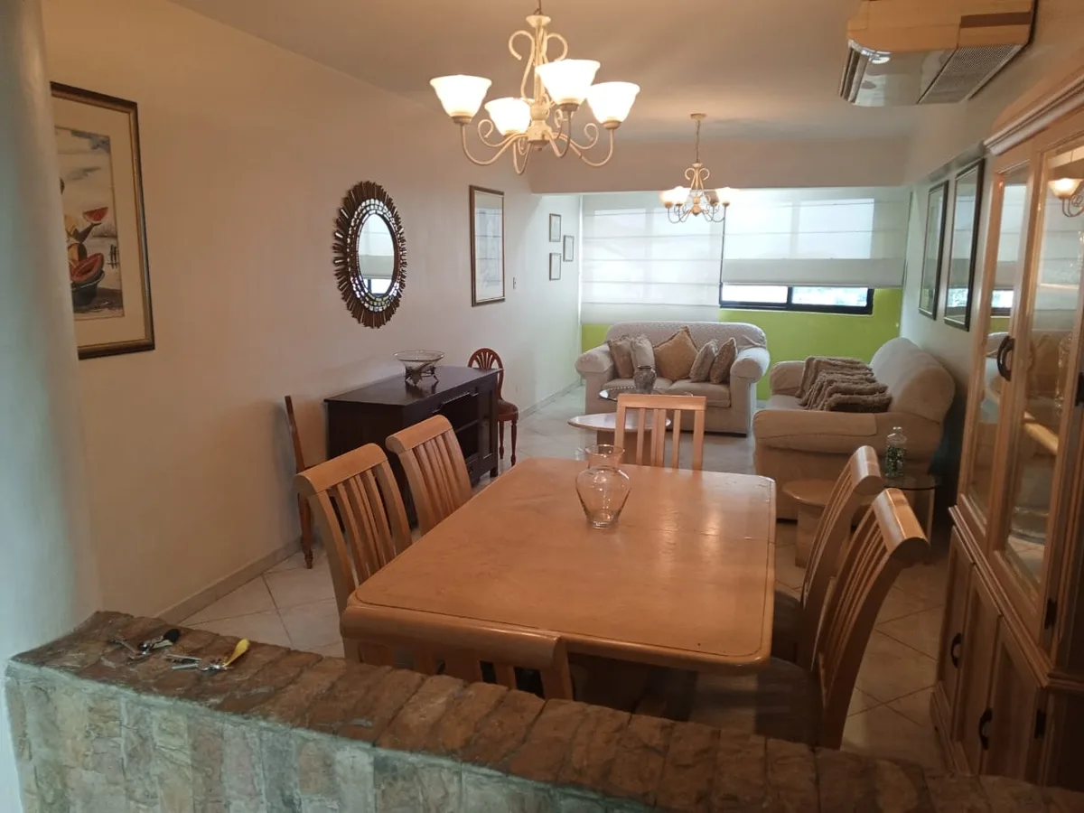 Apartamento en Alquiler en URBANIZACIÓN LA ARBOLEDA, RESIDENCIAS HALAB BUILDING, LAS DELICIAS, MARACAY — 2 hab 109m² — USD 700
