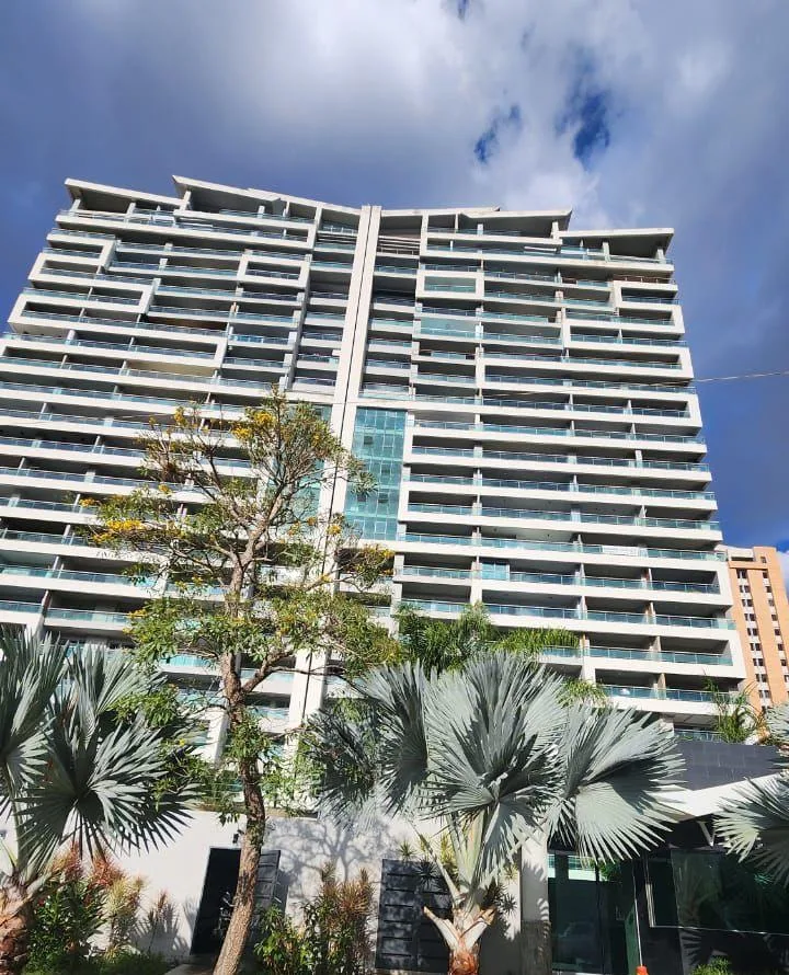Apartamento en Alquiler en La Trigaleña, Conj. Res. Vistapo — 1 hab 57m² — USD 450