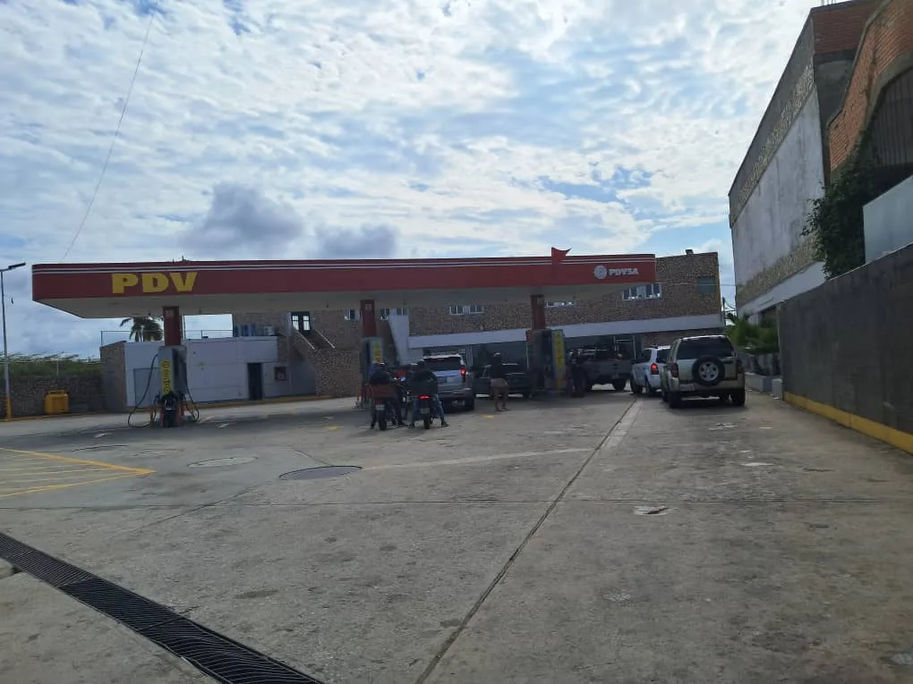 Local en Venta en Costa de Falcón 800m² — USD 2,400,000