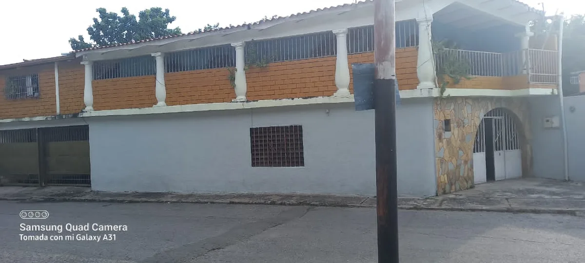 Casa en Venta en los Naranjos la cooperativa — 8 hab 162m² — USD 65,000